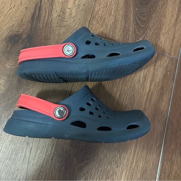 Joybees blue & red slip on foam clogs, size 12 - Picture 6 of 7